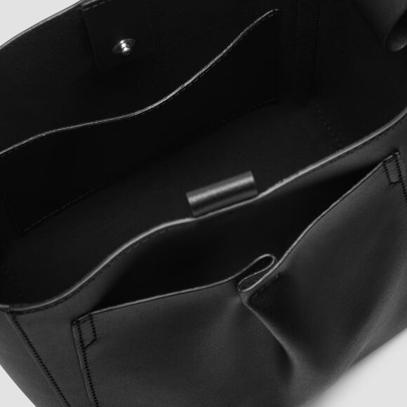 Everlane The Mini Studio Bag in Black - Picture 3 of 10